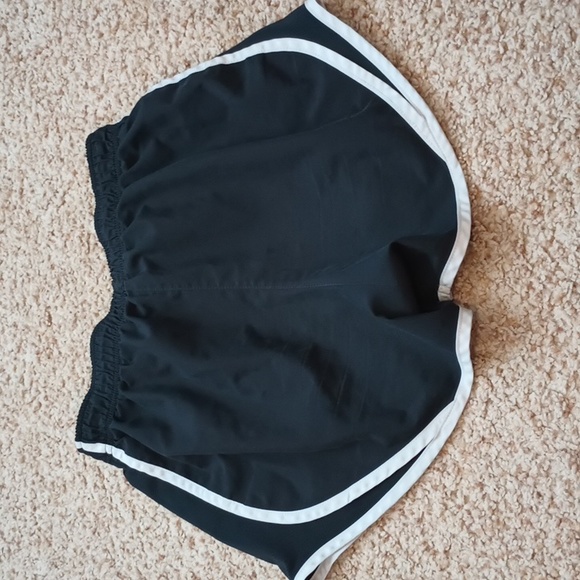 women's nike shorts - Picture 2 of 3